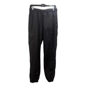 Scrubstar women’s black pants. Elastic waist. Side pockets. Size large.